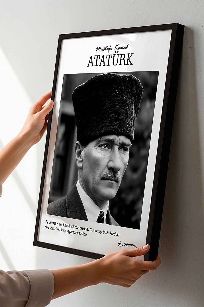 Atatürk Portresi Ofis İşyeri Hediye Tablosu Kalpaklı Siyah Beyaz Çerçeveli Duvar Tablo - 2