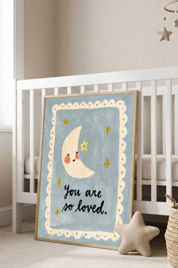Bebek Odası Tablosu Ay ve Yıldız Figürlü You Are So Loved Yazılı Çerçeveli Tablo Çocuk Odası Dekorasyonu Doğal Ahşap
