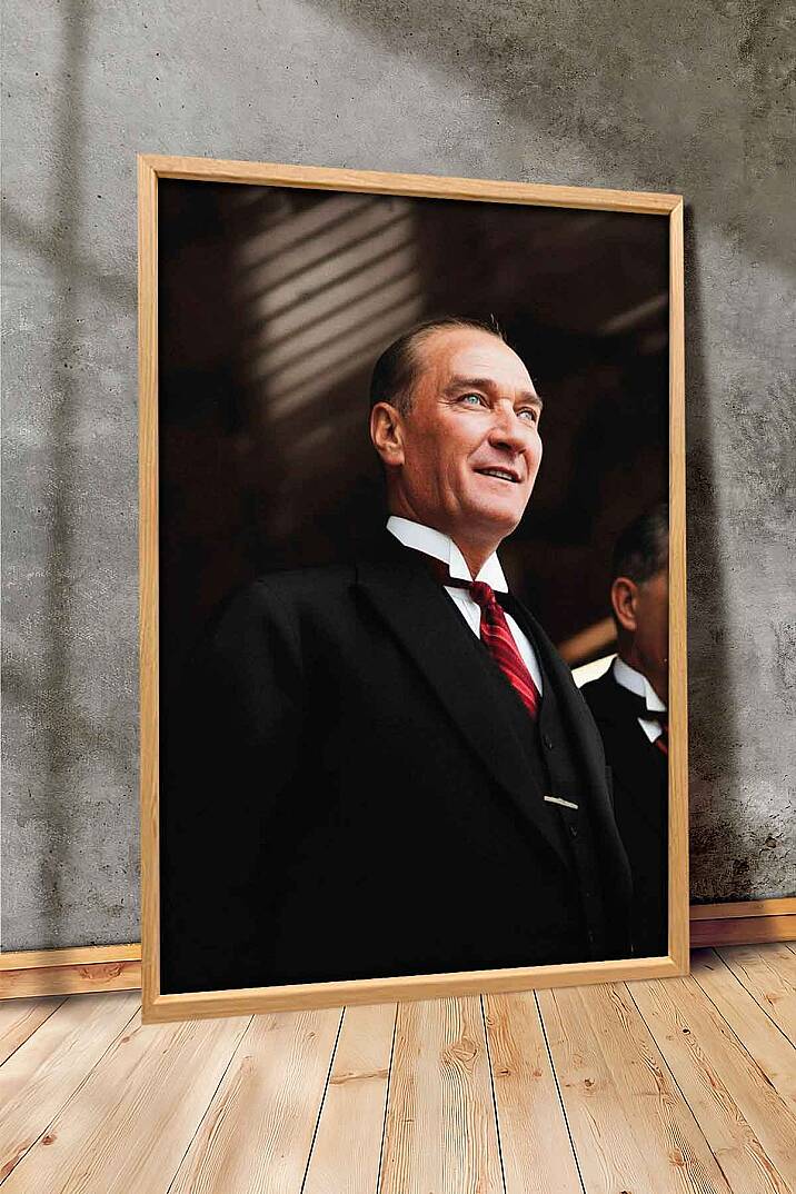Mustafa Kemal Atatürk Gülümseyen Portre Çerçeveli Tablo Ofis İşyeri ve Salon Tablosu - 4