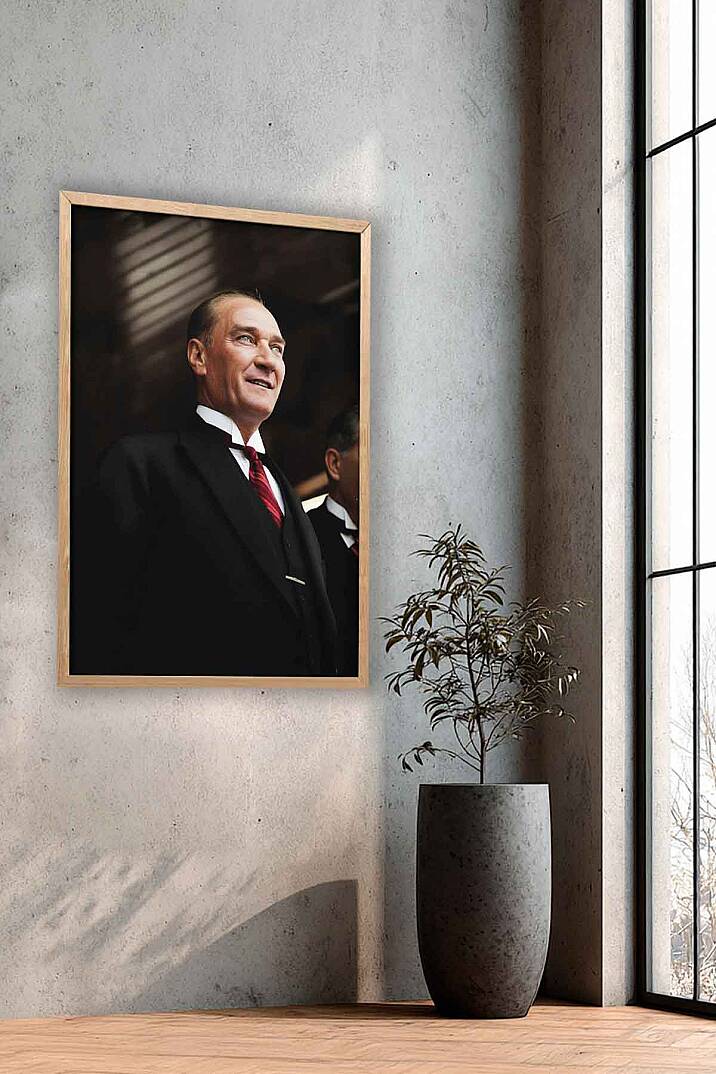 Mustafa Kemal Atatürk Gülümseyen Portre Çerçeveli Tablo Ofis İşyeri ve Salon Tablosu - 6